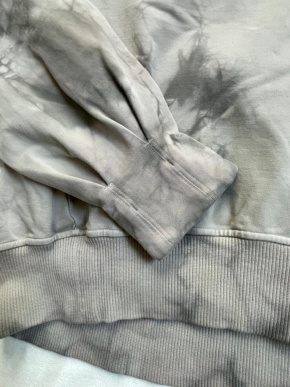Lululemon Women's Its A Wash Crew Tie Dye Sweatshirt, Gray, Size 6 - Picture 5 of 7